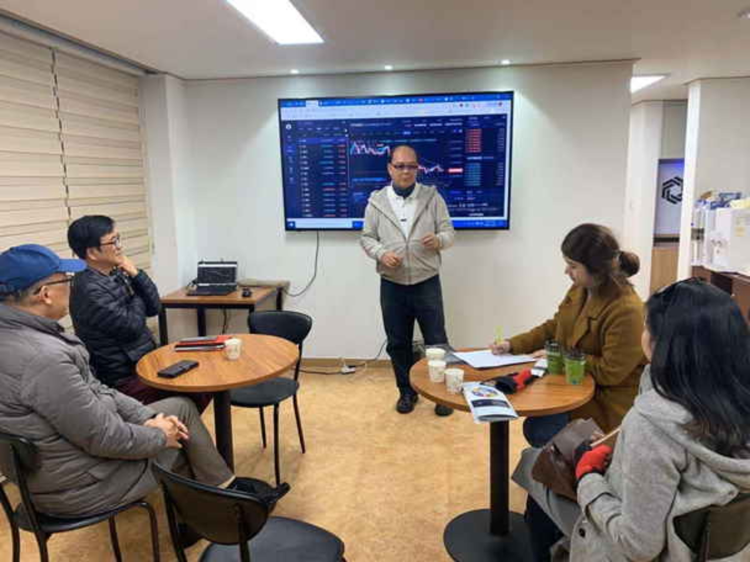 Brifing in GangNam Seoul