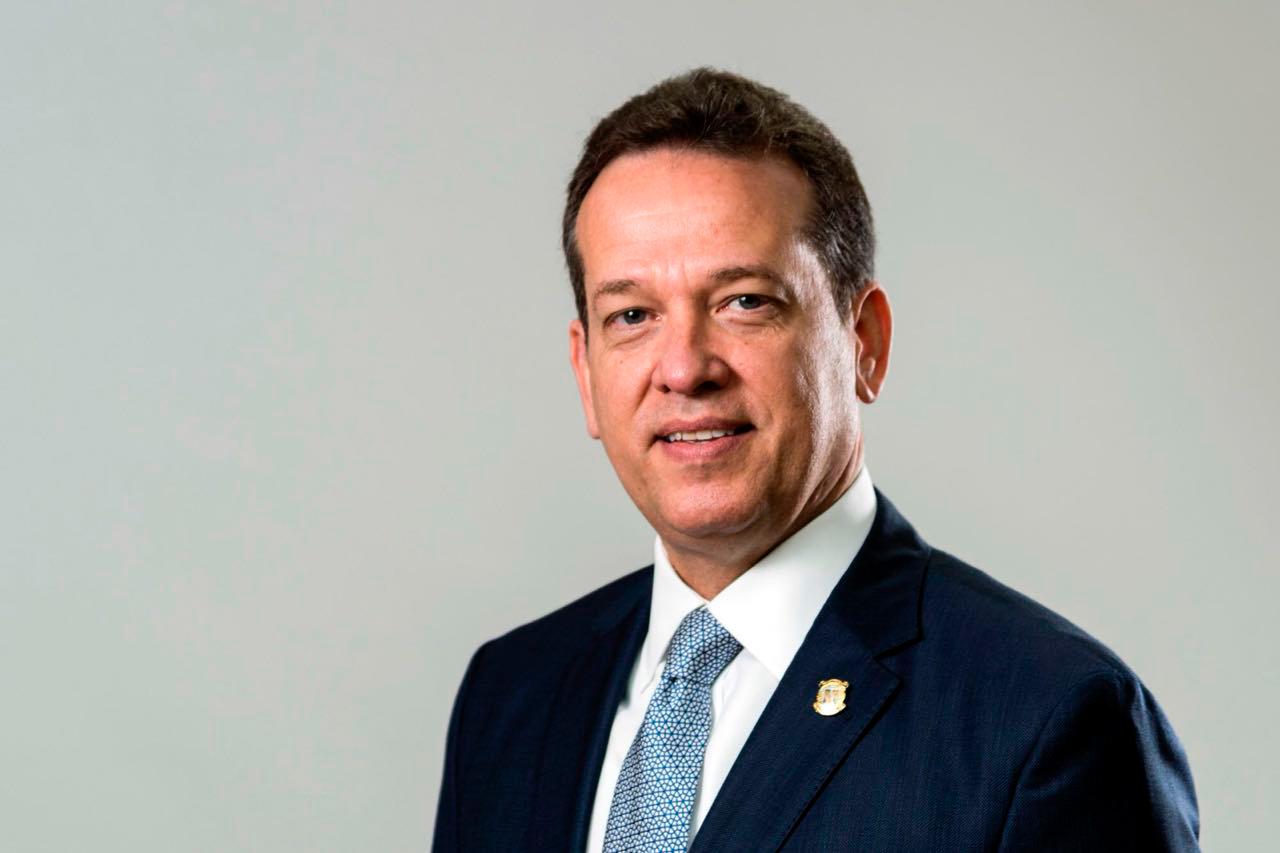 Excmo. Sr. D. Víctor (Ito) Bisonó