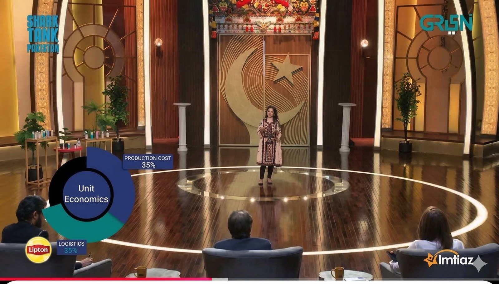 Hira Lashari in traditional embroidered dress