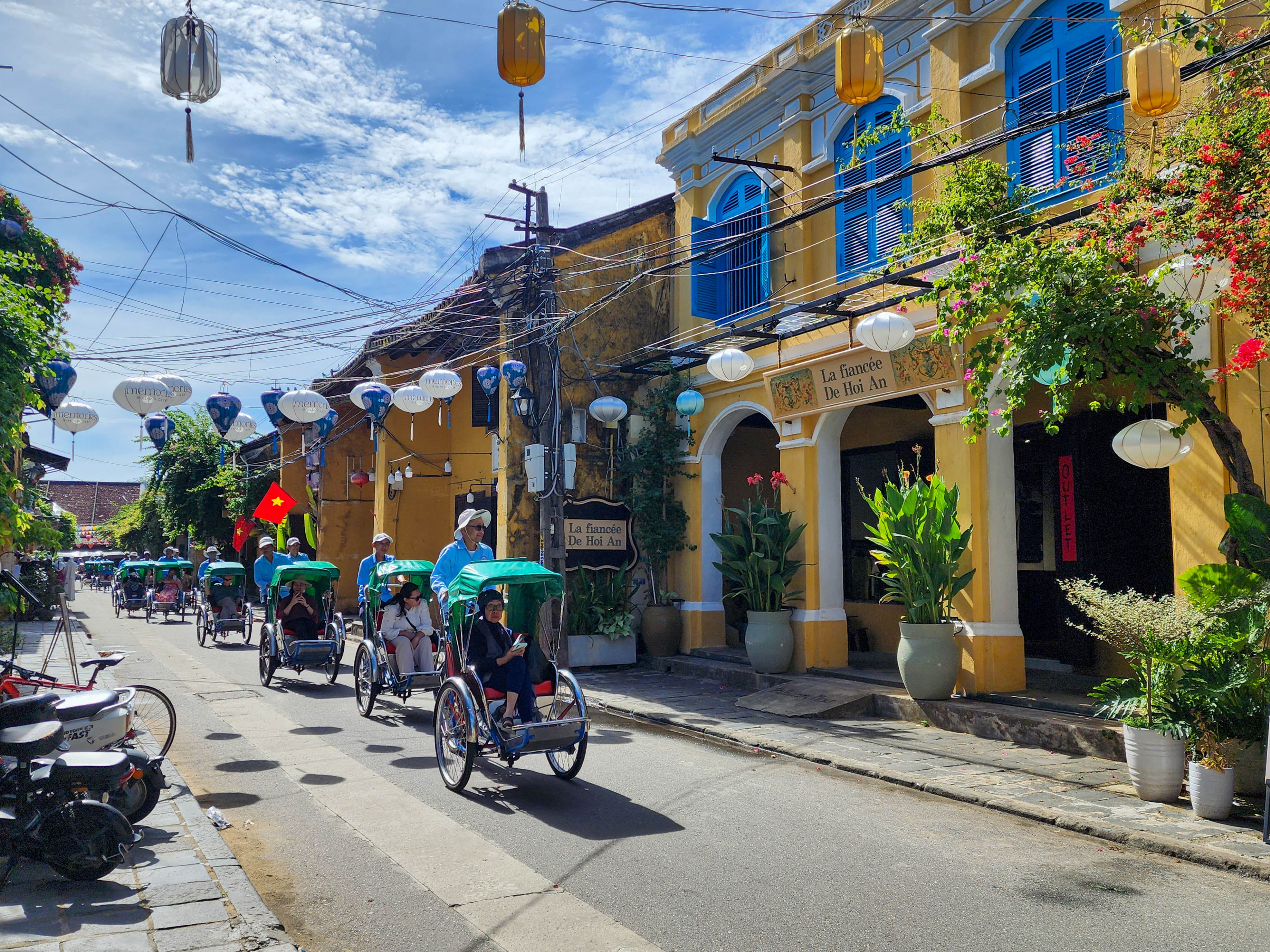 Cyclo ride through Hoi An Ancient Town