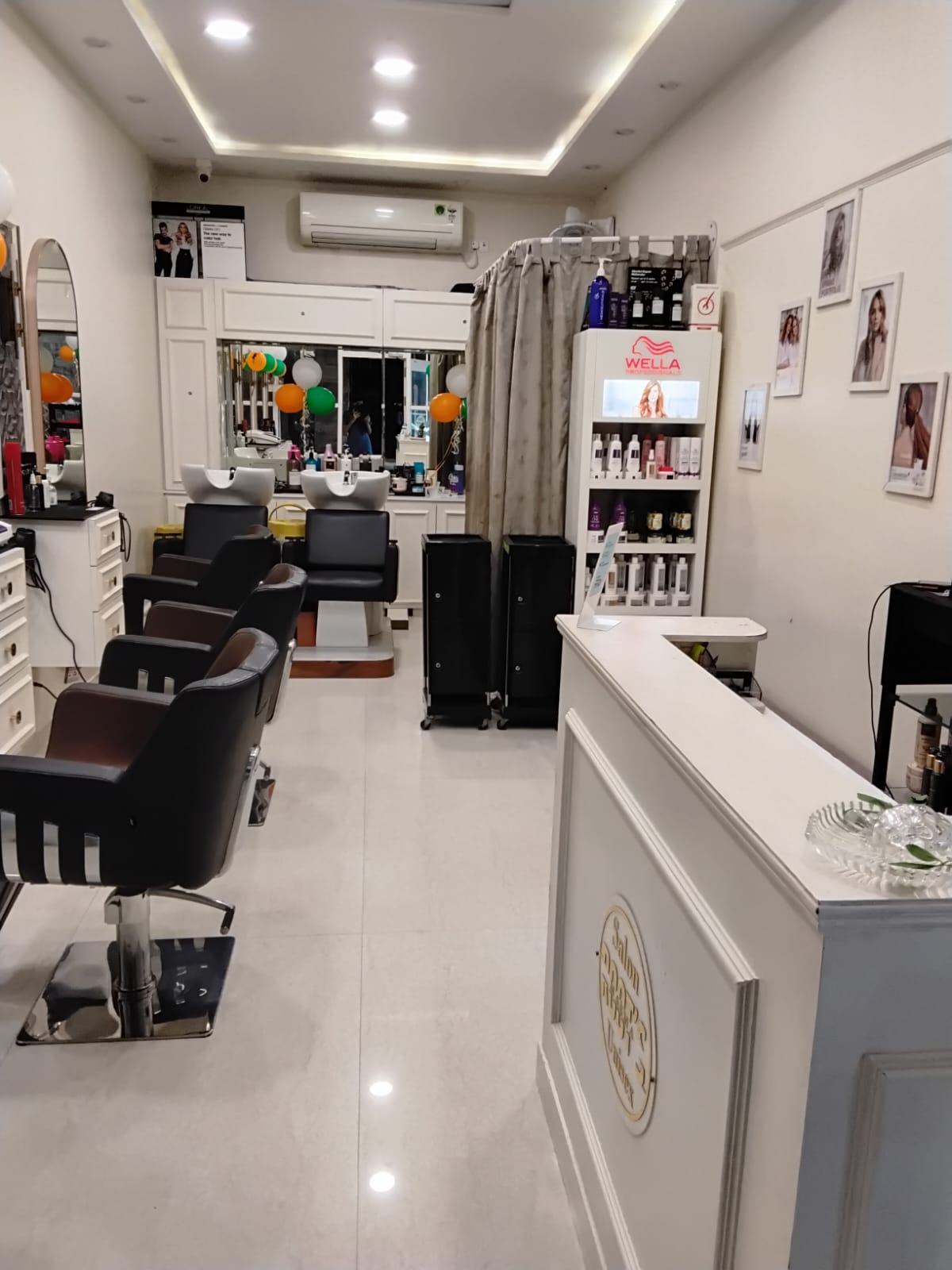 Roots Magma Unisex Salon styling station